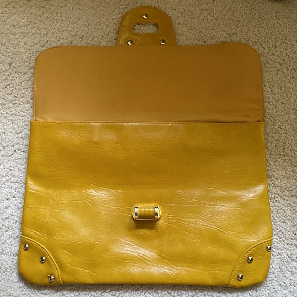 New ASOS Mustard Faux Leather Clutch - Picture 4 of 8